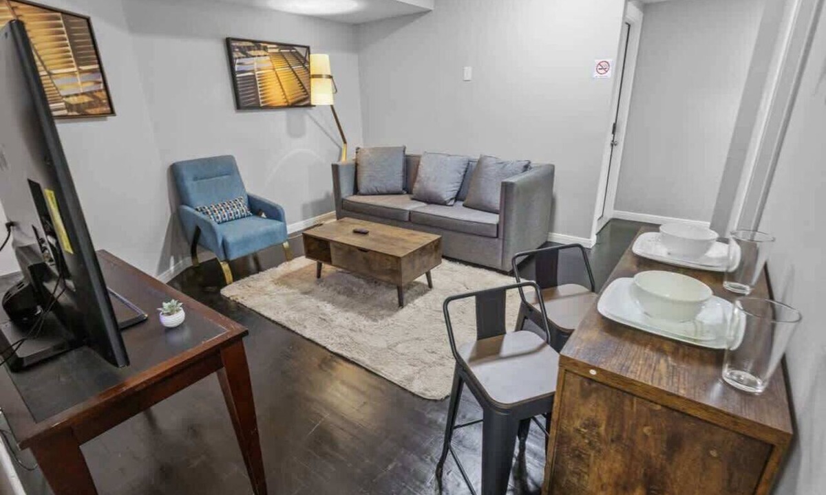 MacGregor Apartment | Historic 2BR Loft 2 I Med Center I NRG I Downtown