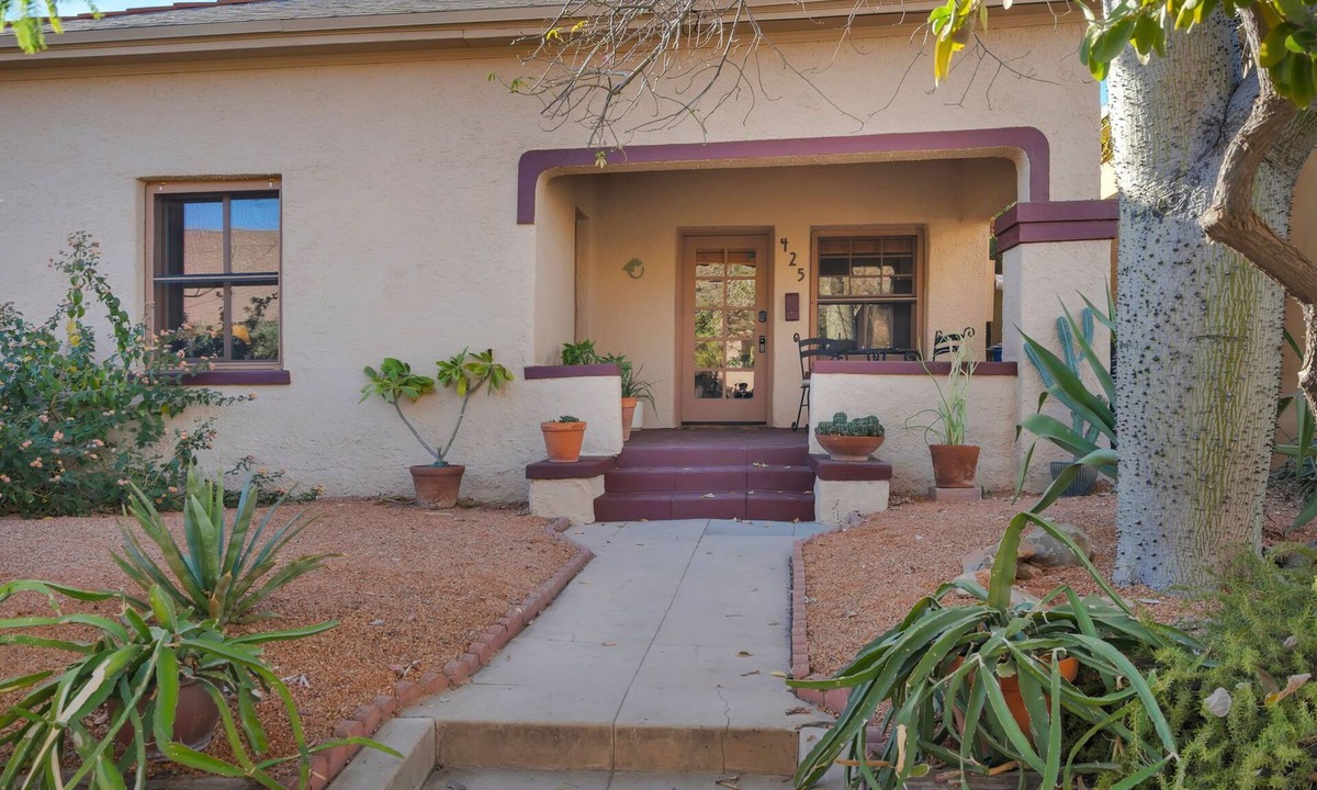 Iron Horse Historic District House | Historic Adobe off 4th Ave, near the U, private yard, Dogs OK!