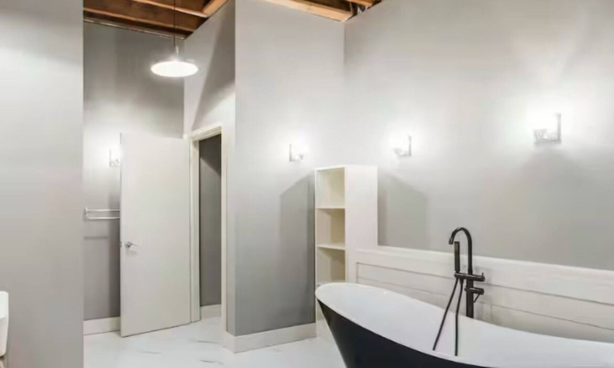 Spring Hill Apartment | Historic Luxury on Main Street in Spring Hill