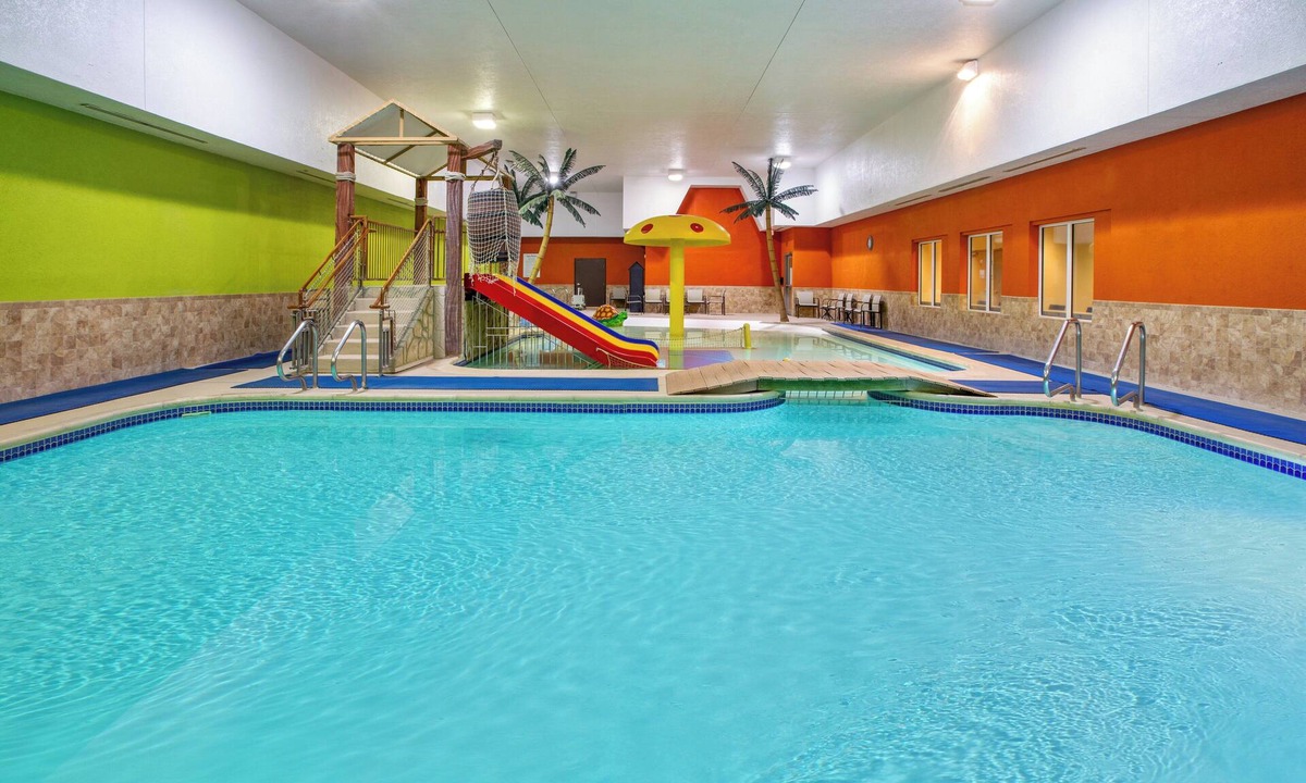 Fremont Hotel | Holiday Inn Express Fremont by IHG