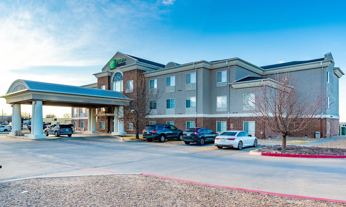 Dawn Hotel | Holiday Inn Express Hereford, an IHG Hotel