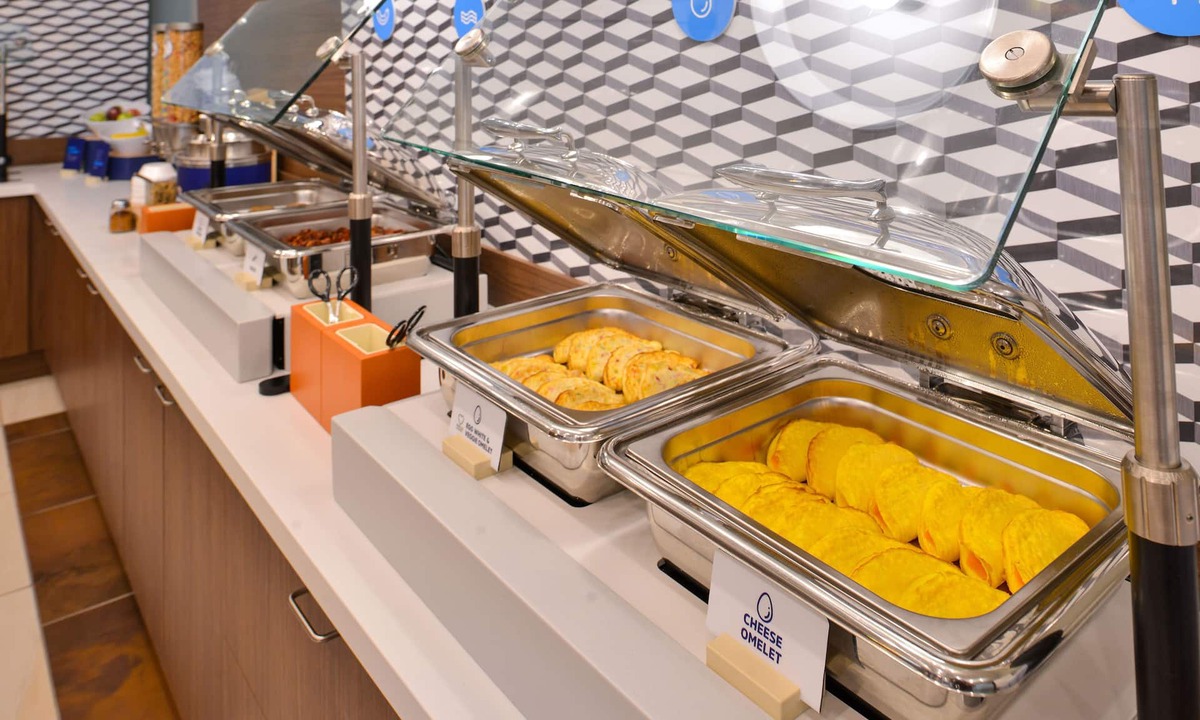 Brady Hotel | Holiday Inn Express Hotel & Suites Brady by IHG