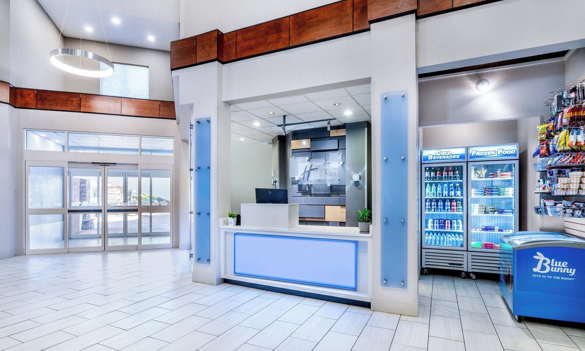 Thornton Hotel | Holiday Inn Express Hotel & Suites Denver North - Thornton by IHG