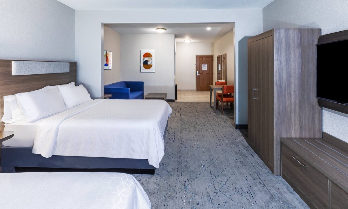 Webster Hotel | Holiday Inn Express Hotel & Suites - Houston Space Center by IHG