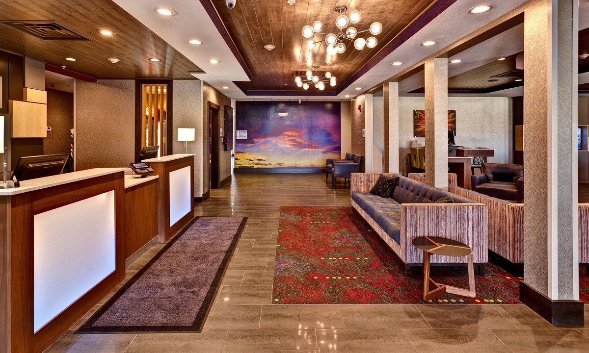 Hutchinson Hotel | Holiday Inn Express Hutchinson by IHG