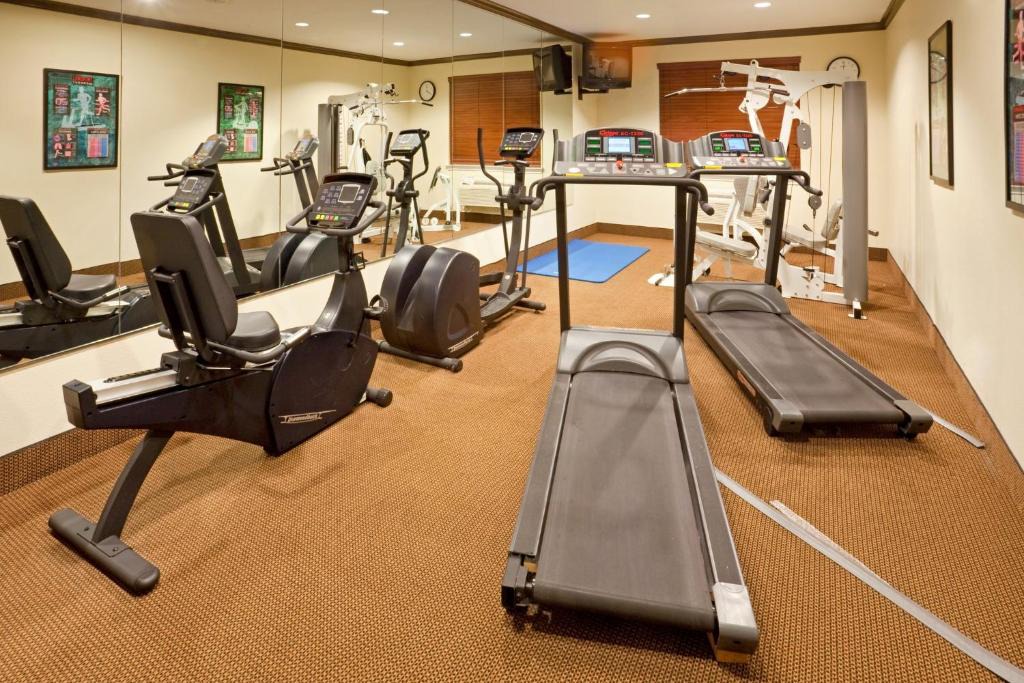 Lake Worth Hotel | Holiday Inn Express Lake Worth NW Loop 820 by IHG