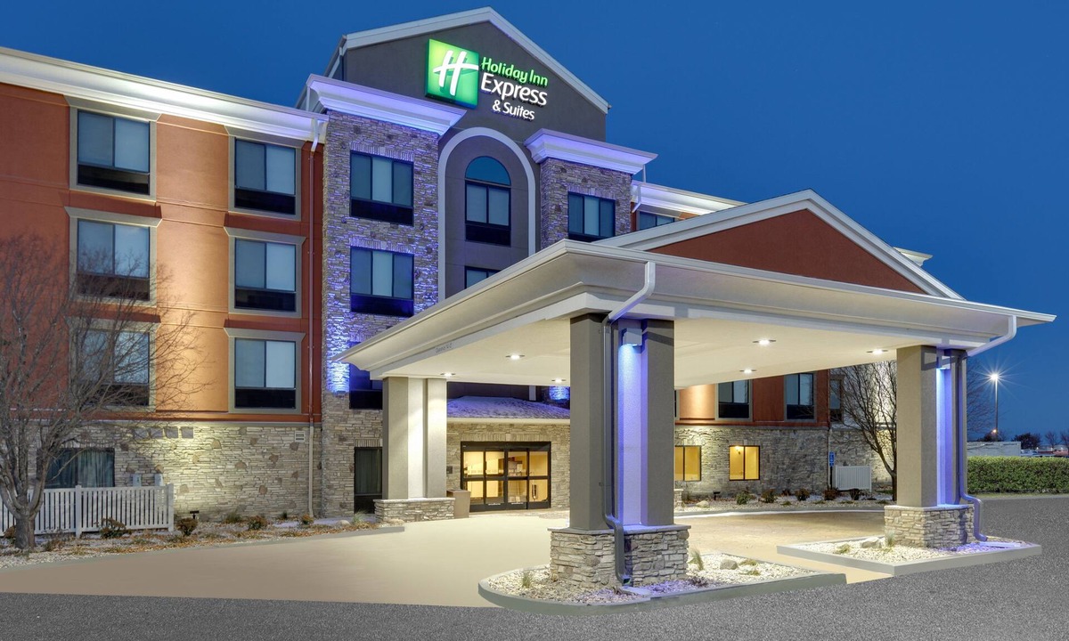 Mitchell Hotel | Holiday Inn Express Mitchell by IHG