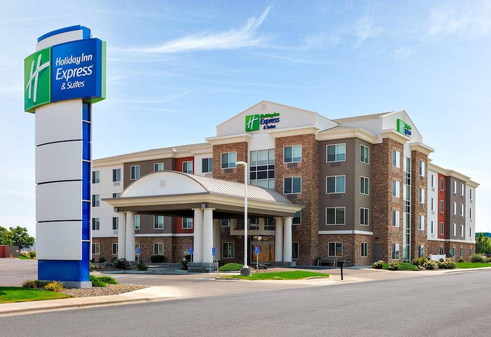 Ontario Hotel | Holiday Inn Express Hotel & Suites Ontario, an IHG Hotel