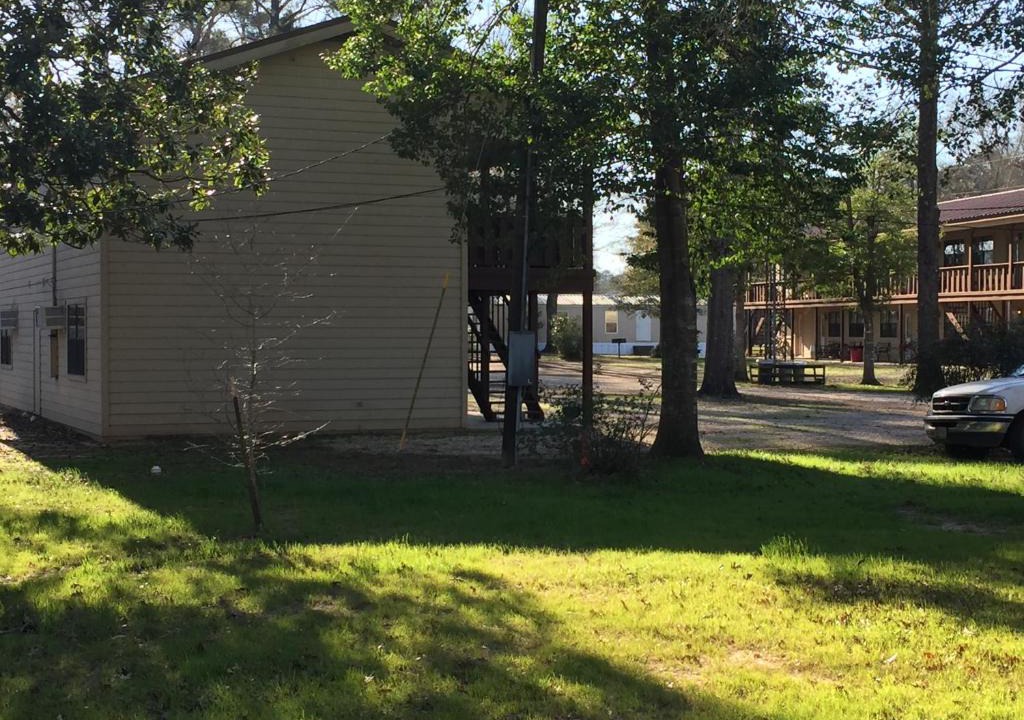 Milam Cabin | Holly Park Marina