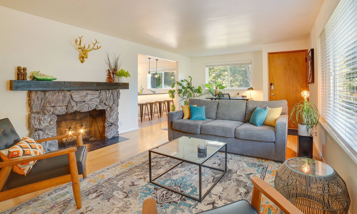 High Point House | Hot Tub, 5 Mi to Lumen Field! Newly Updated Home