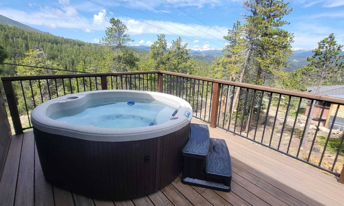 Coal Creek Cabin | Hot tub and seclusion at Stone Cliff Cabin!