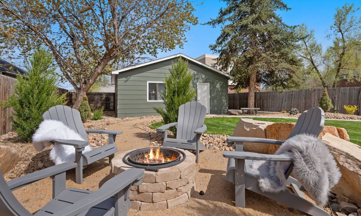 Martinez Park House | Hot Tub Hideout | Old Town’s Best Group Stay