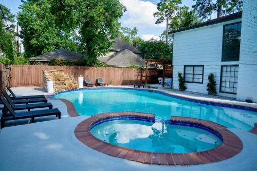 Barker House | Houston poolside vacation home