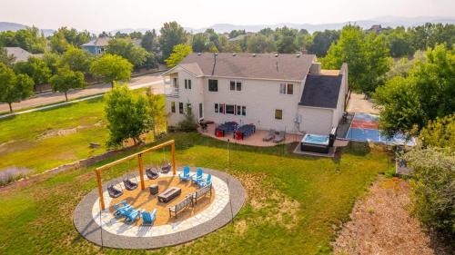 Arvada House | Huge Lodge w Pickleball & More 15 mins to Golden