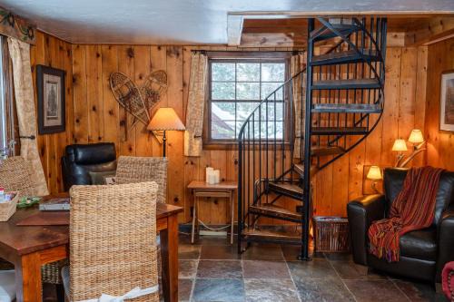 Durango - Purgatory Cabin | Hummingbird Cabin at O-Bar-O