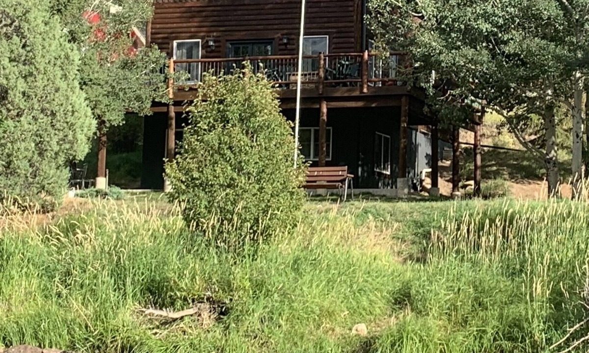 Woods Landing-Jelm Cabin | In The Valley Of The Mountains On the Big Laramie River - Flat Nighty Rate