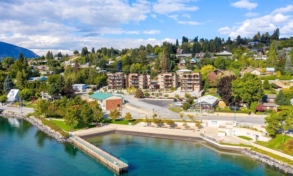 Wapato Point Condo | Incredible Views of Lake Chelan-Pool, Outdoor Spas