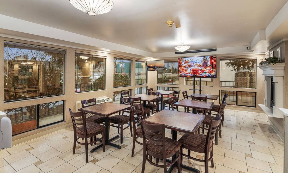 Renton Hotel | Inn at Lake Washington By OYO I-405