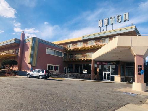 Jefferson Park Hotel | Inn at the Highland Denver Downtown