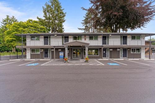 Tukwila Hotel | Interurban Suites Hotel, a Dazzler Select by Wyndham