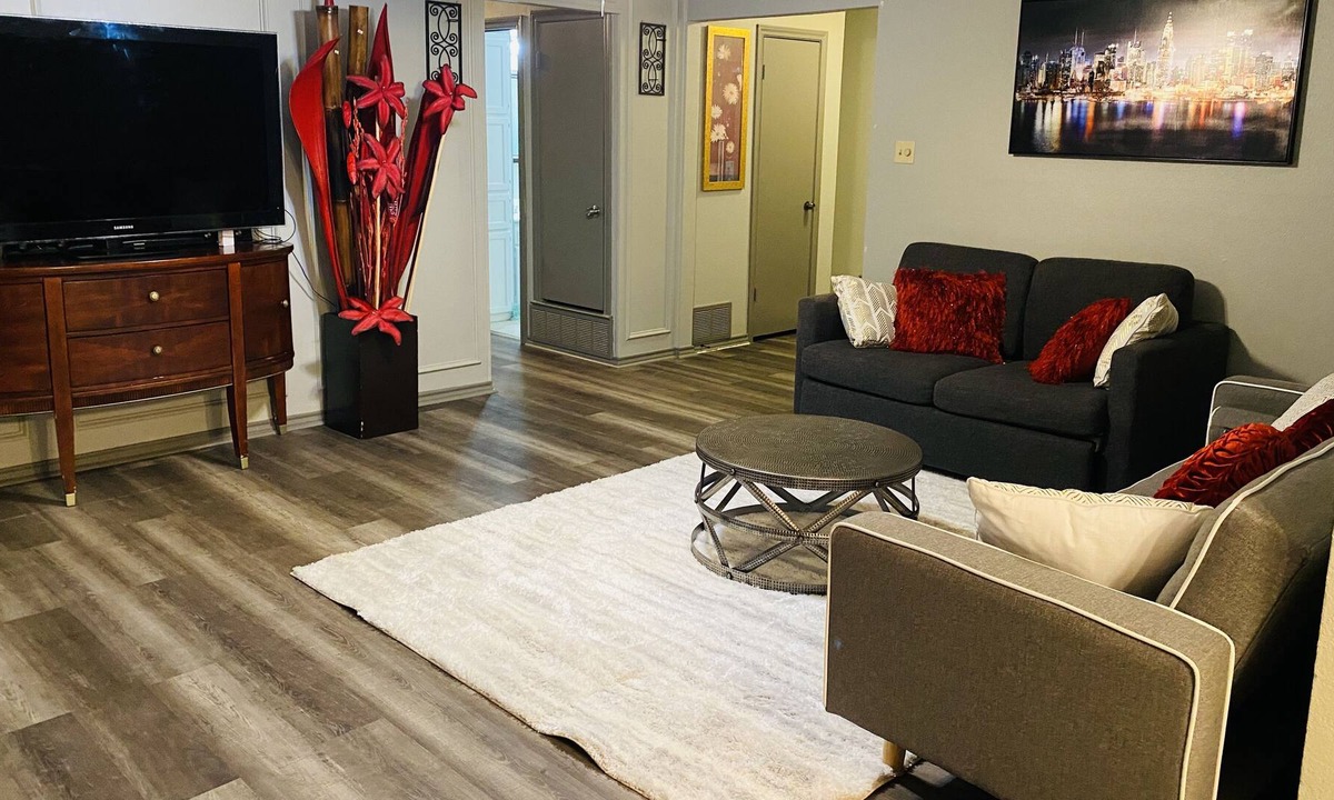 West Arlington House | Iris Lane Cozy 3BR near Arlington ent.district