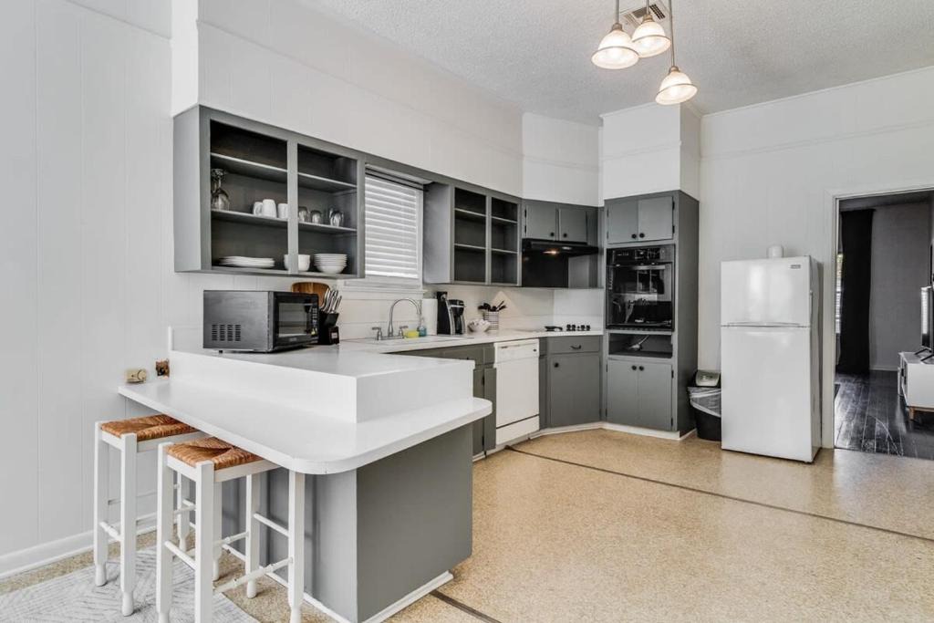 Freetown - Port Rico House | Jefferson Cottage Walk to Downtown & UL Lafayette
