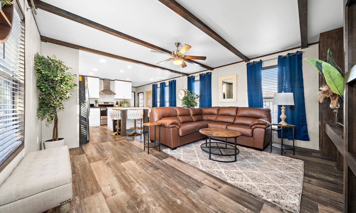 Copperas Cove House | Joy Drive In Movie & RV Resort - 2995 Barr Ln - Relaxing 3BR/2BA Getaway