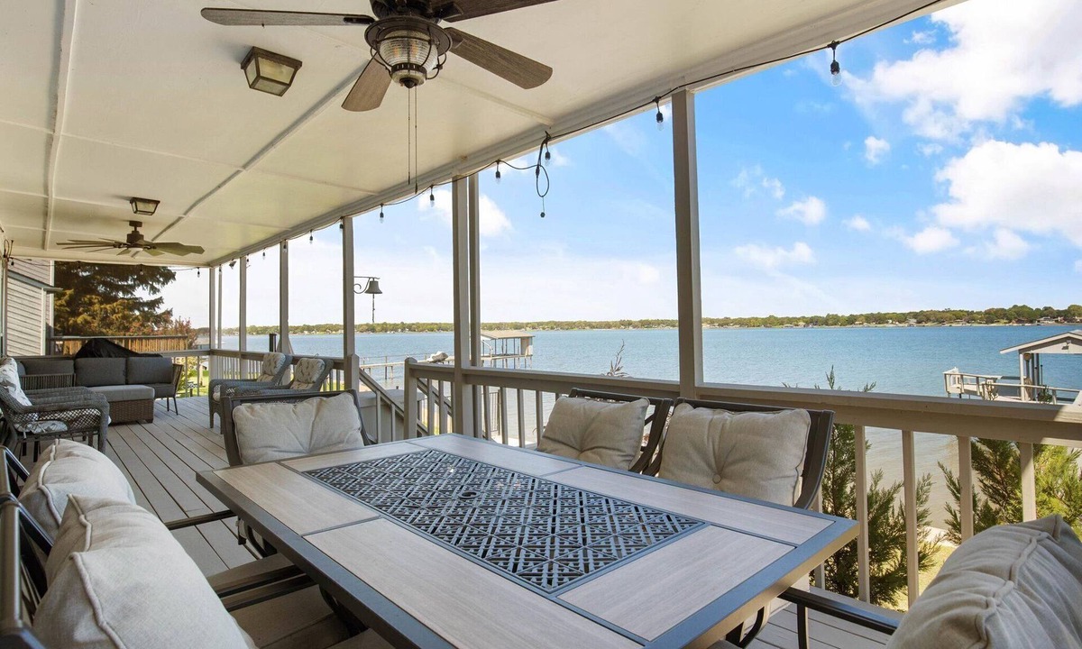 Carolyn Estates House | July and August dates available great house for swimming, fishing & boating.