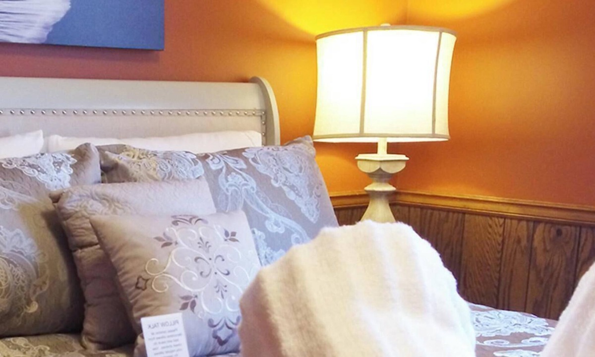 St. Joseph House | Just Perfect! Clean & Comfy Two-Bedroom Home!