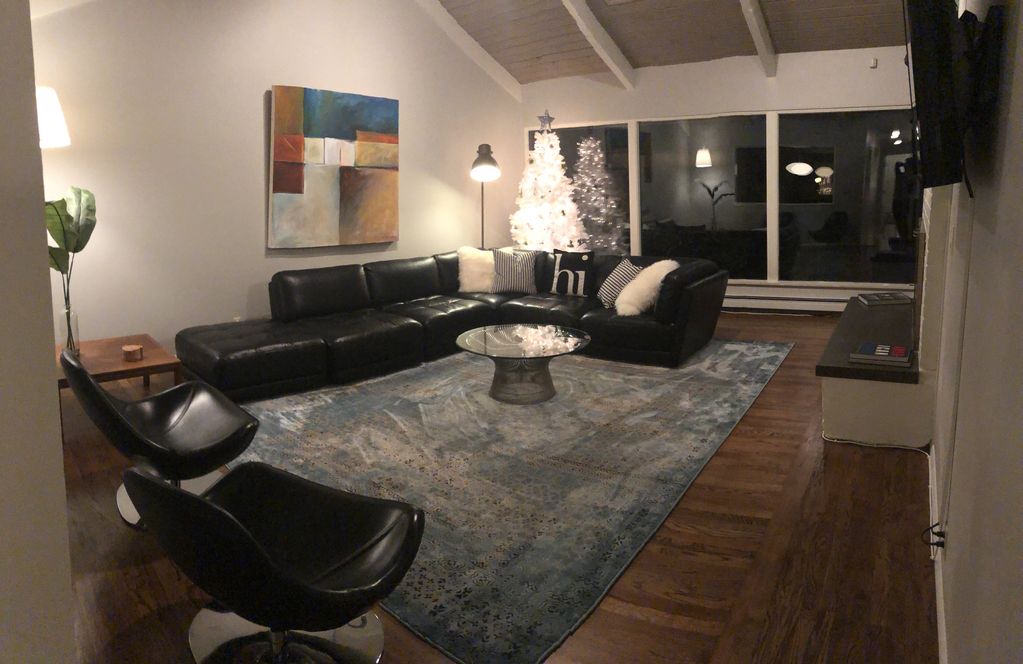 Mercer Island House | Kick back & UNWIND!! Charming mid century Mercer Island Home.