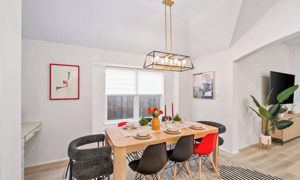 Little Elm House | King bed 4BR Family Retreat WiFi/Game/Backyard