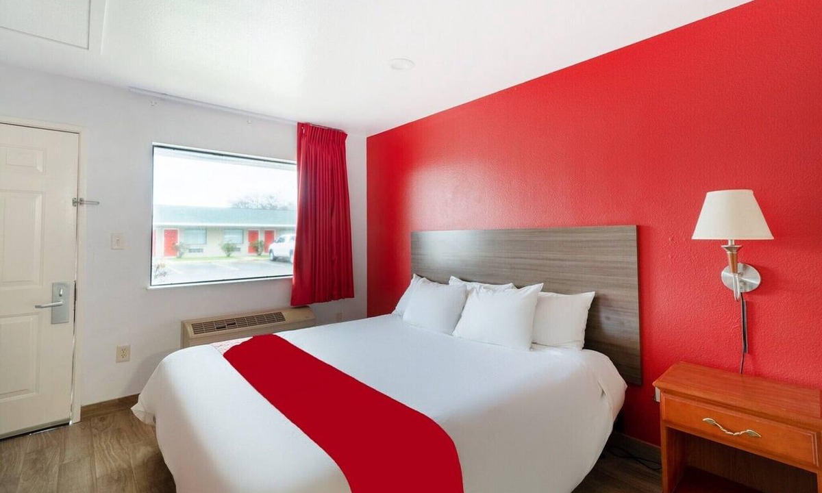 San Antonio Apartment | King Bed | Non Smoking