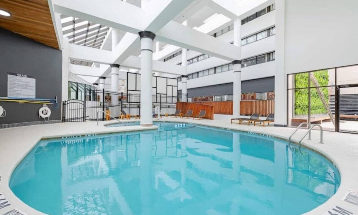 Energy Corridor House | King Bed + Pool Table | Spacious Houston Stay