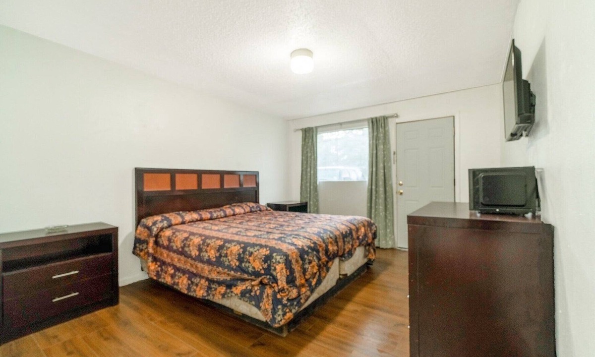 Palestine Apartment | King Bed | Smoking | Palestine
