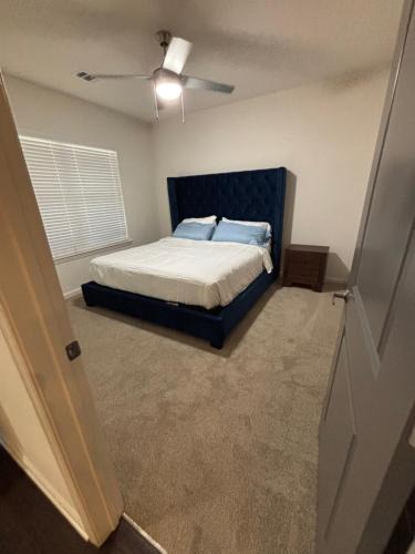 Madison Apartment | King Blue Oasis