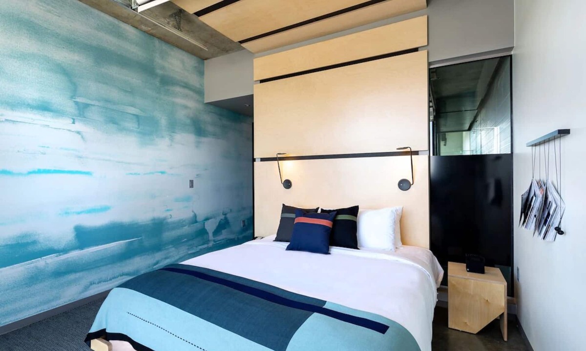 River North Art District Hotel | King Mountain View at The Source Hotel, Pets Allowed, Outdoor Pool