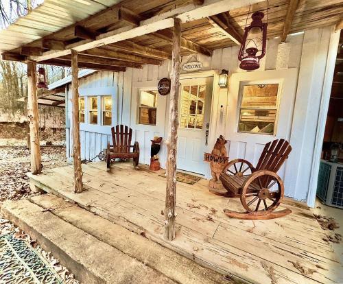 Independence House | King Suite & Bunkhouse - Deer Camp - WiFi - Grill