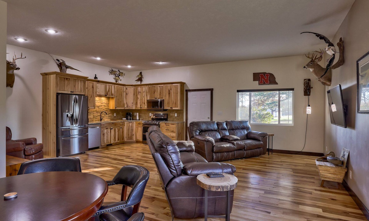 Niobrara Cabin | Kinsmen Lodge, Where You're Not Just A Guest You're Kin.