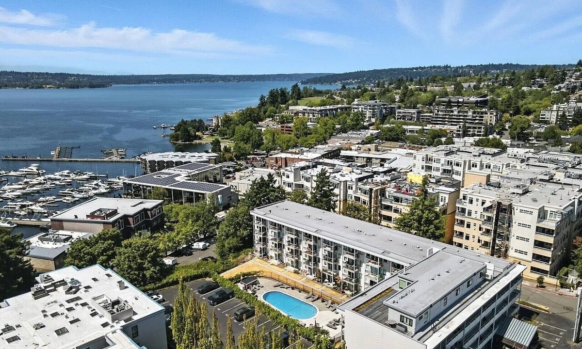 Moss Bay Condo | Kirkland's Perfect Spot!