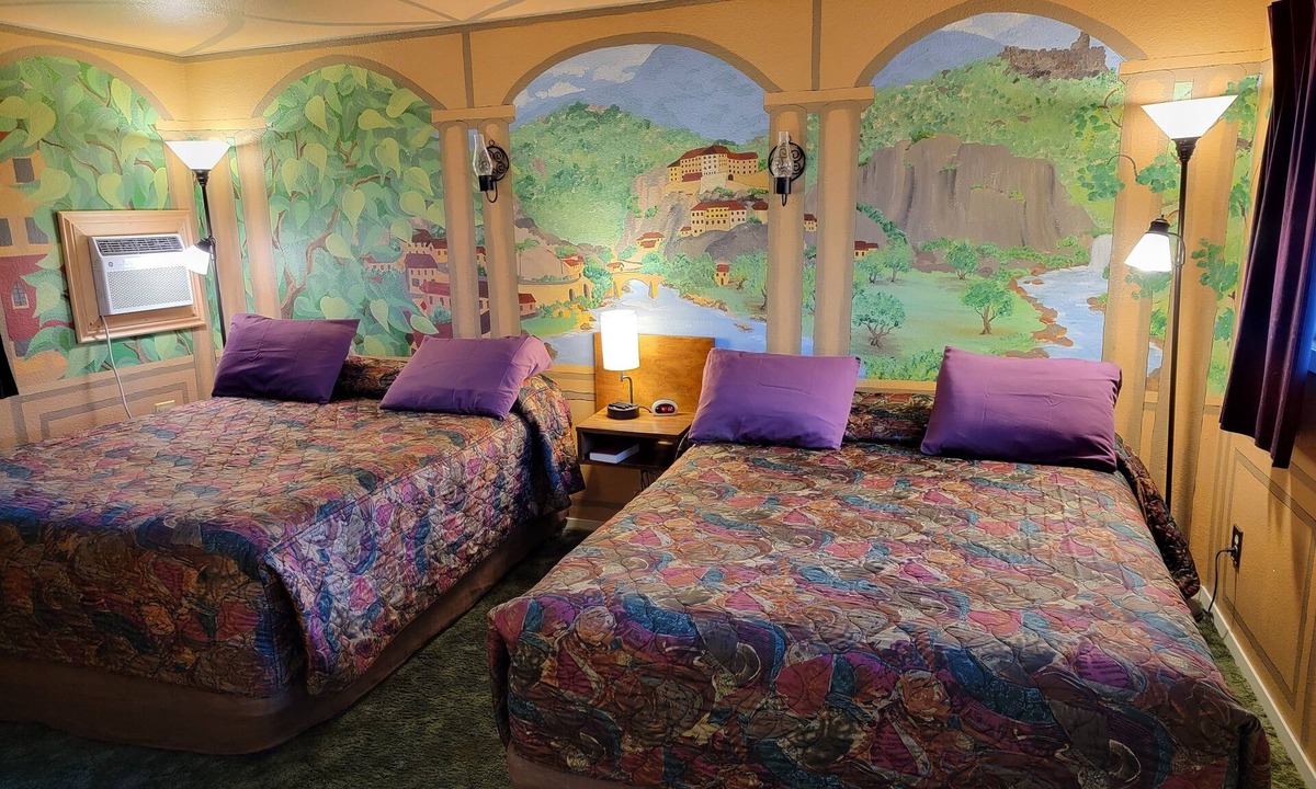 Odessa Hotel | La Collage Inn