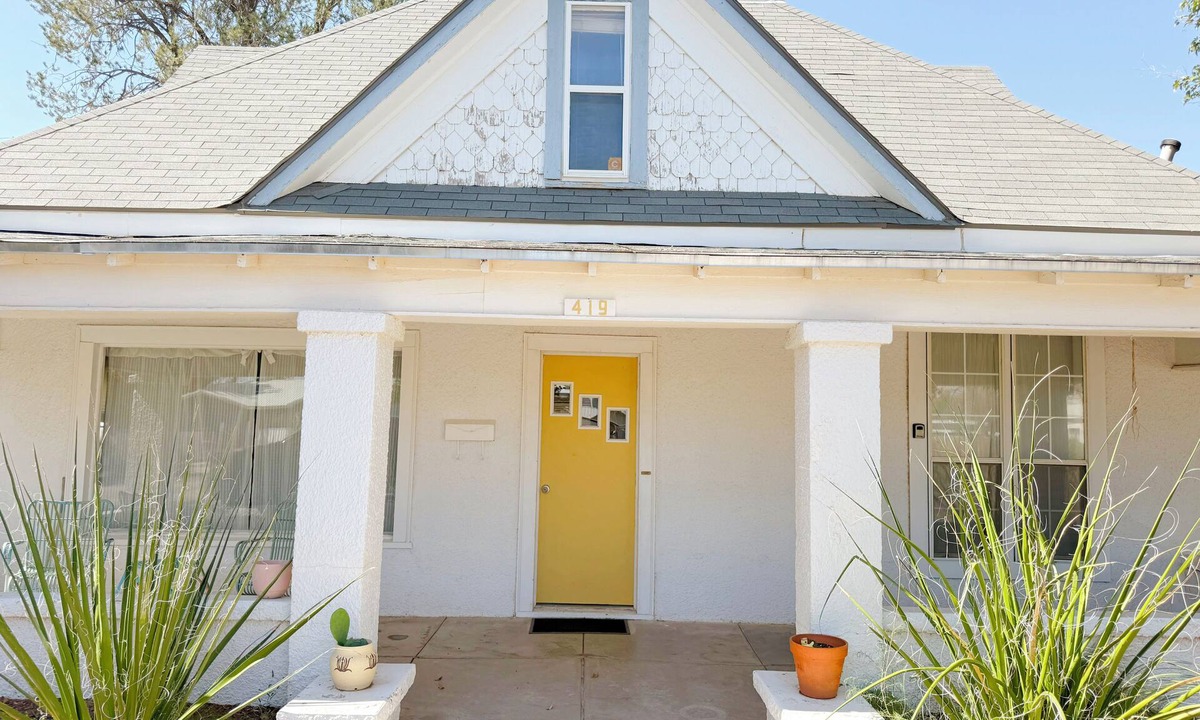 Marfa House | La Paloma: Charming 3 Bedroom in the heart of Marfa!