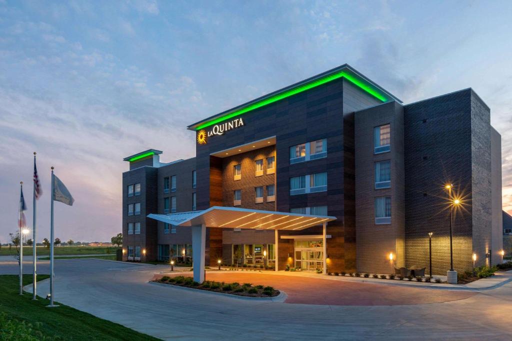 Altoona Hotel | La Quinta by Wyndham Altoona Des Moines