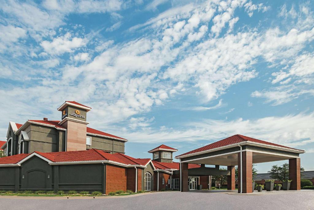Fort Worth Hotel | La Quinta by Wyndham Fort Worth City View