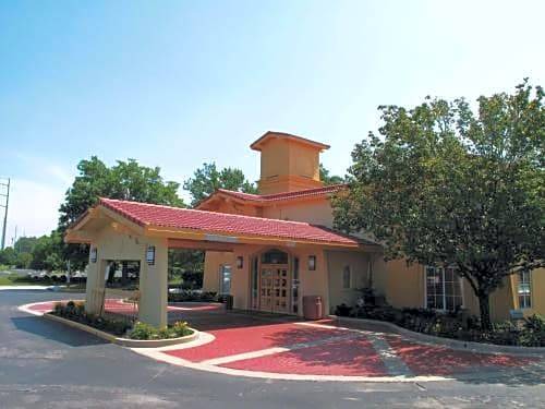 Lenexa Hotel | La Quinta Inn by Wyndham Kansas City Lenexa
