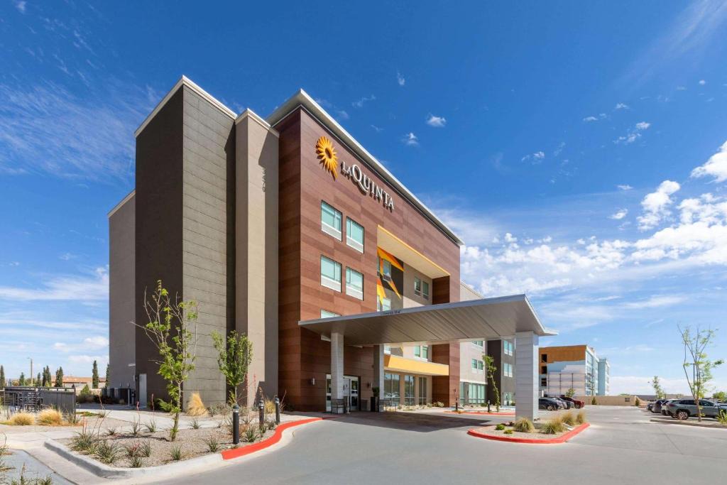 El Dorado West Hotel | La Quinta Inn & Suites by Wyndham El Paso East Loop-375