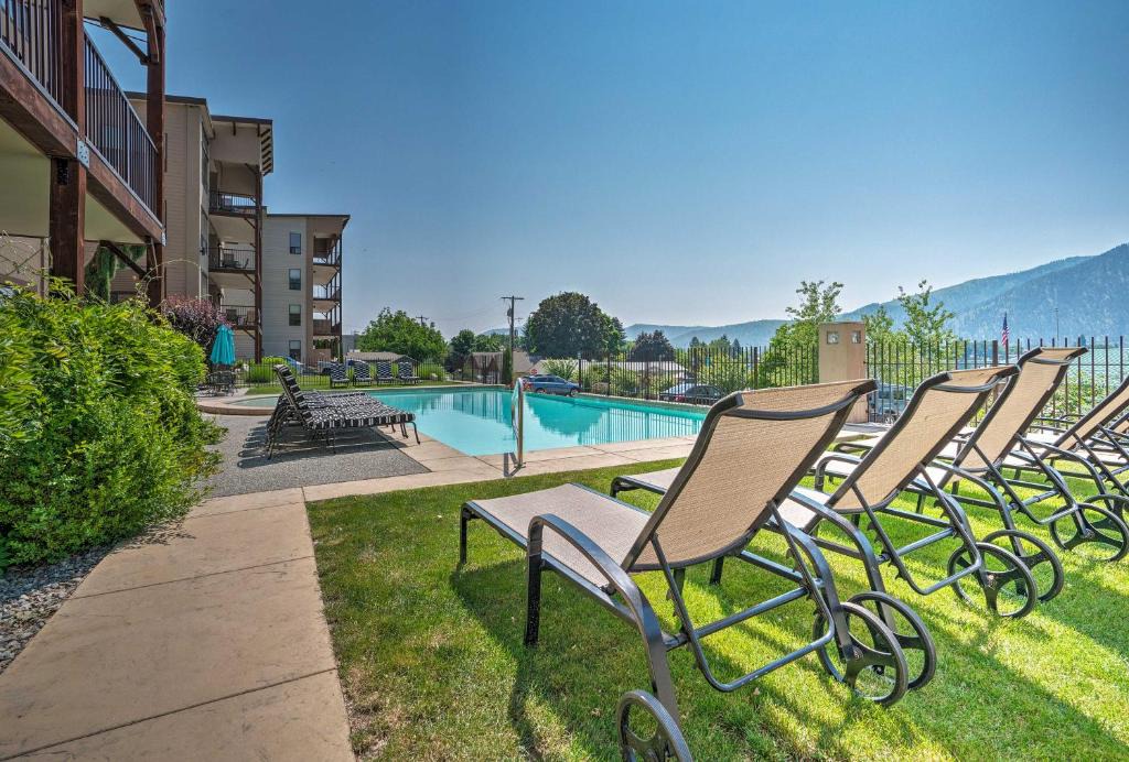 Manson House | Lake Chelan Condo w/Resort Pool & Hot Tub!