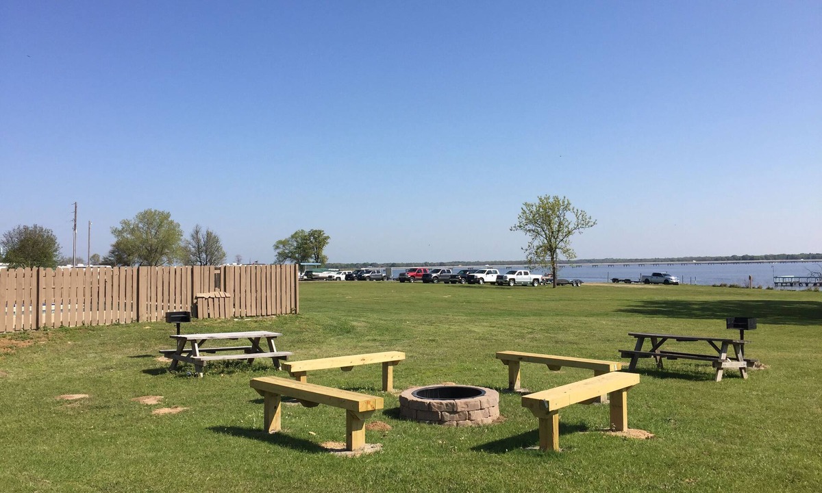 Alba Hotel | Lake Fork Resort