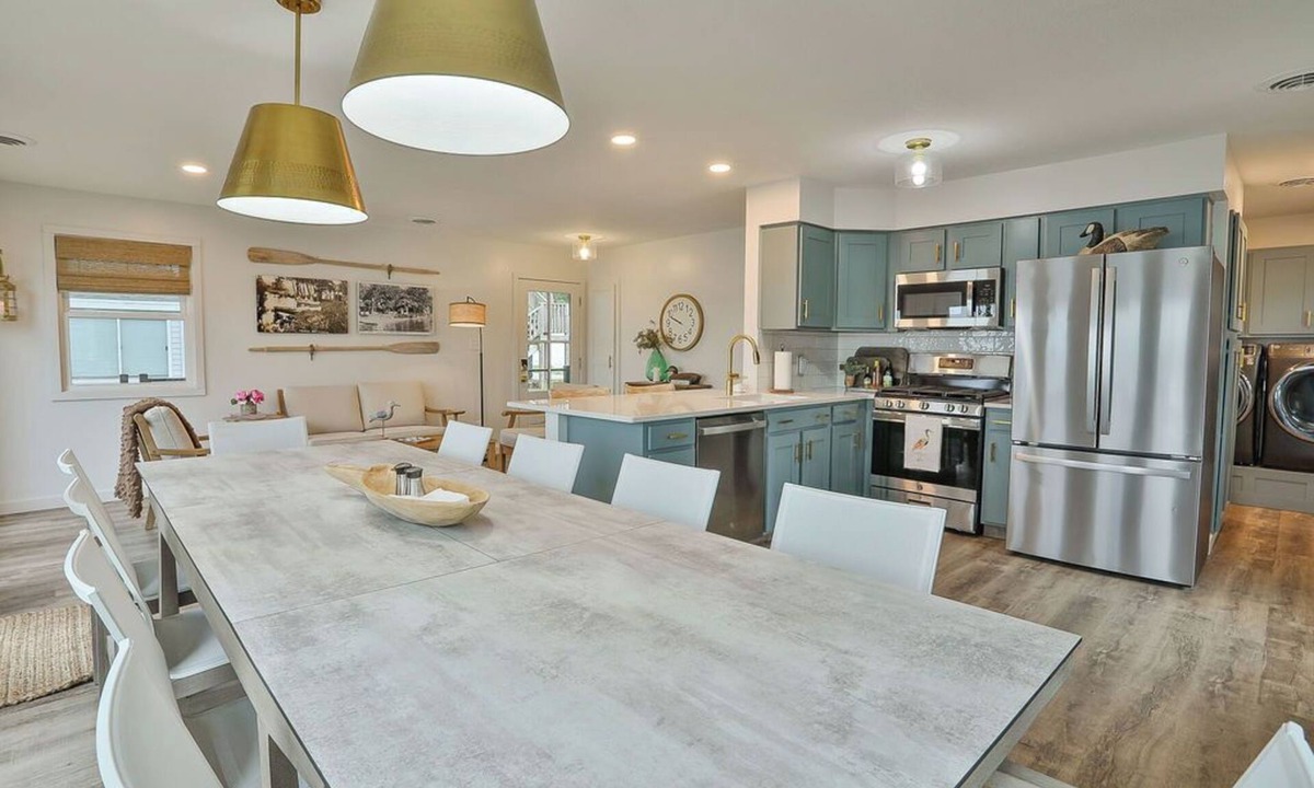 North Webster House | Lake Front Boondoggle - Dog Friendly