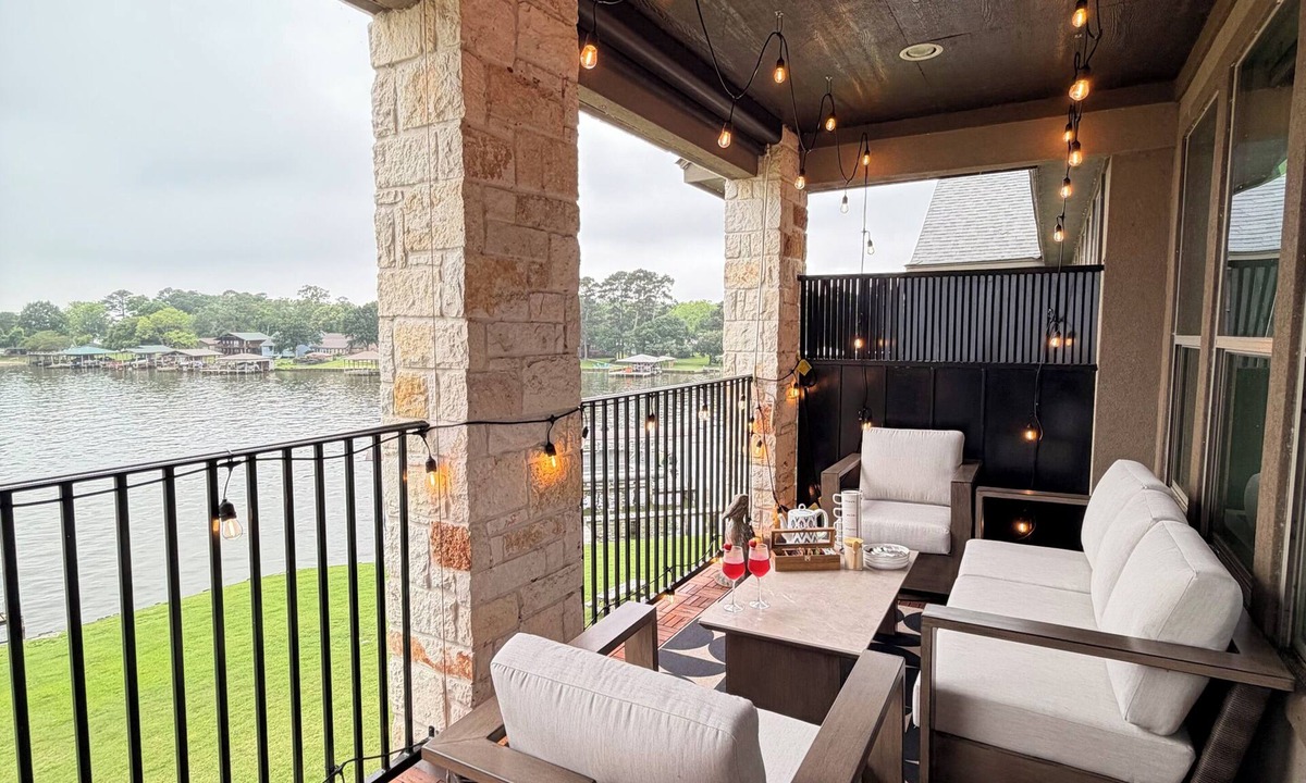 Onalaska Condo | Lake Front Condo, 3-bedrooms, 2-full bathrooms. Lake Livingston