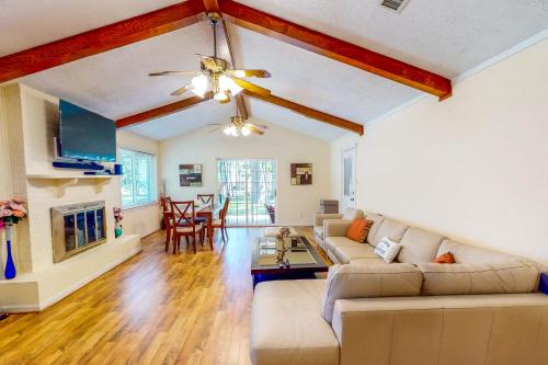 Cape Royale House | Lake Livingston Hideaway: Peaceful Waterfront Home